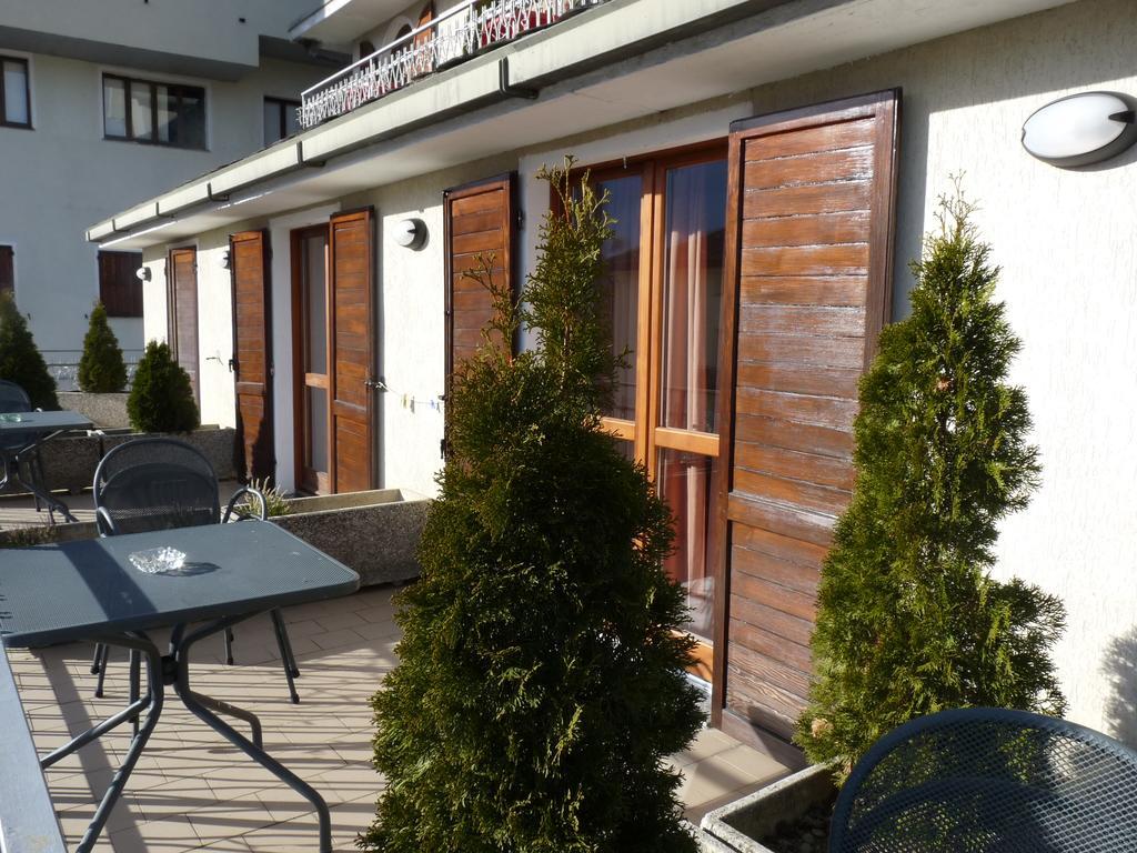 Hotel La Rosa Тельо Стая снимка