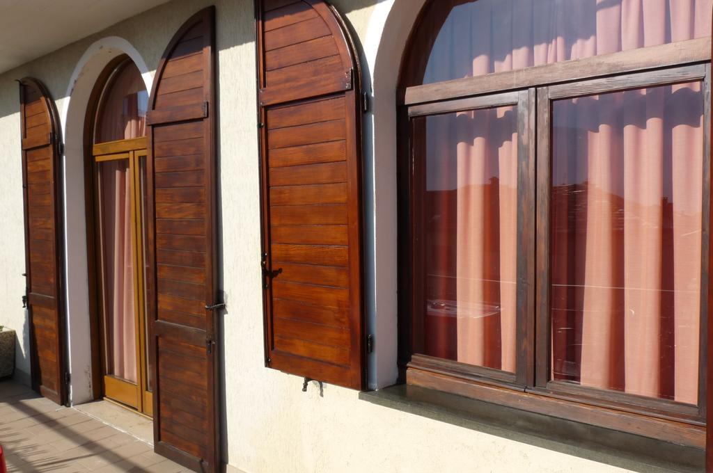 Hotel La Rosa Тельо Екстериор снимка