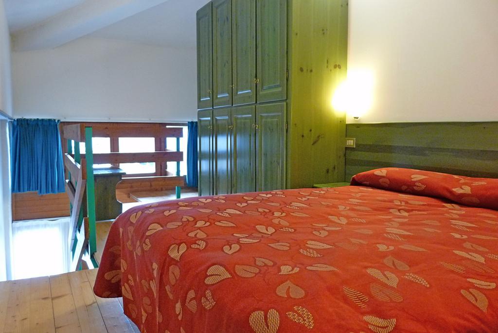 Hotel La Rosa Тельо Екстериор снимка